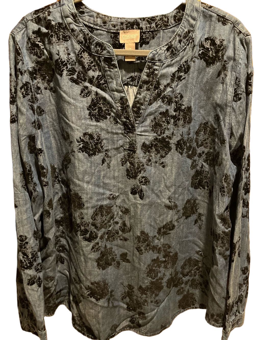 32. WOMENS CHICO’S 3/XL DETAIL TOP